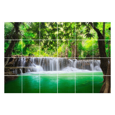 Csempefólia Vízesés a zöld erdőben