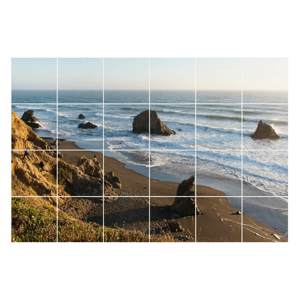 Csempe matrica dekor Egy köves és hullámos strand