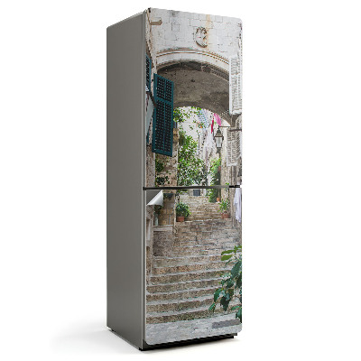 Hűtő dekor matrica Egy bájos utca lépcsőkkel