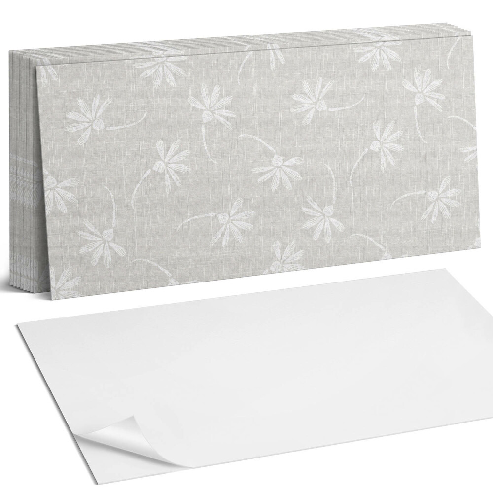 Öntapadó falburkolat Virágminta a háttérben