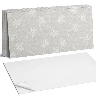 Öntapadó falburkolat Virágminta a háttérben