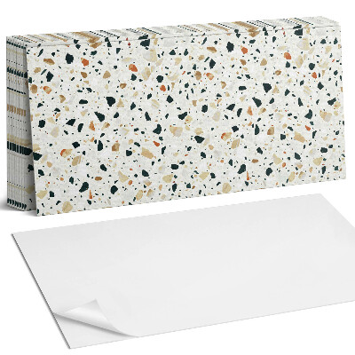 Pvc falburkolat Minta kövekkel a háttérben